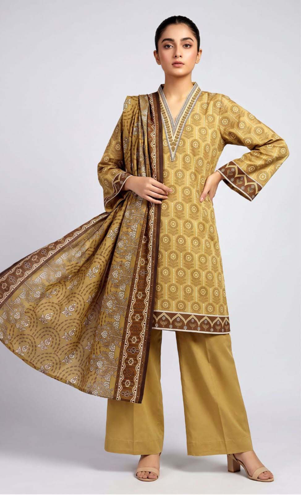 Sapphire Printed Lawn 3 Piece Unstitched Suit for Women