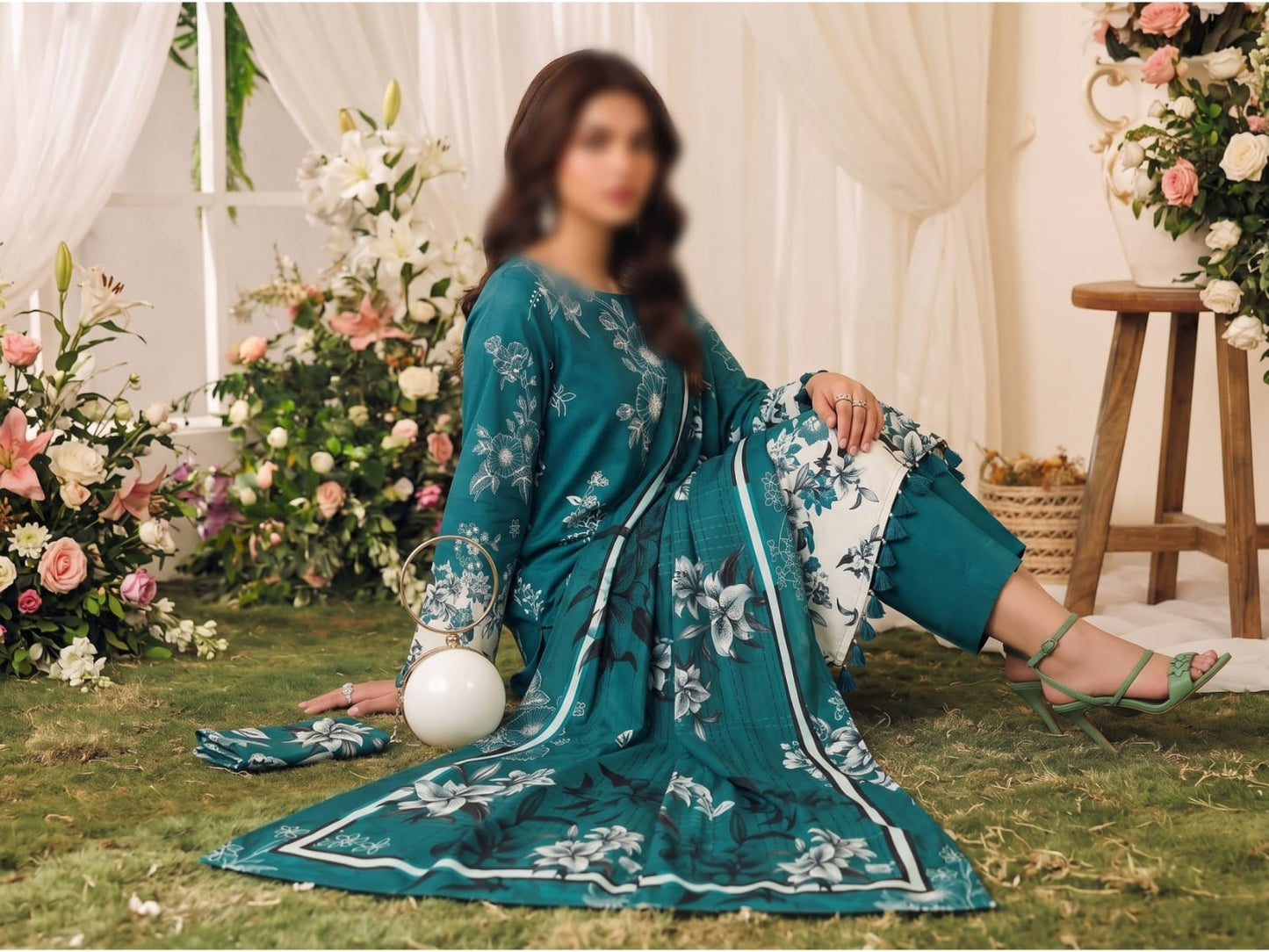 Bismil by Emirah V-29 Unstitched Printed Lawn 3pc Suit